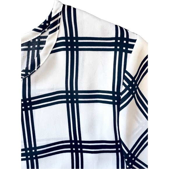 NWD Cropped High-Low Keyhole Blouse | Minimalist Plaid Grid Check Pattern - Picture 3 of 4